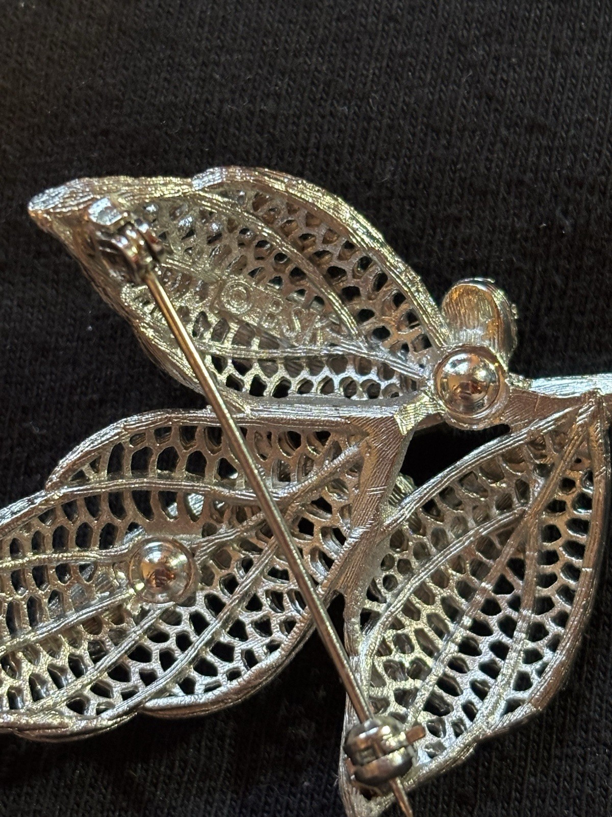Silver Tone Filigree Leaf Branch Brooch Pin Nature Flowers & Plants Metal
