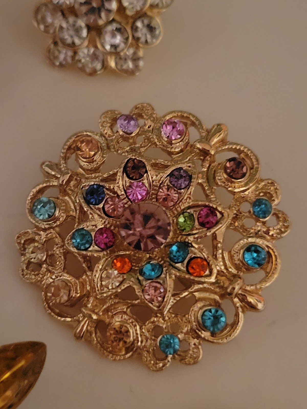 Gorgeous Rhinestone Flower Red Carnation Florals Brooch Jewelry Lot CA USA P229