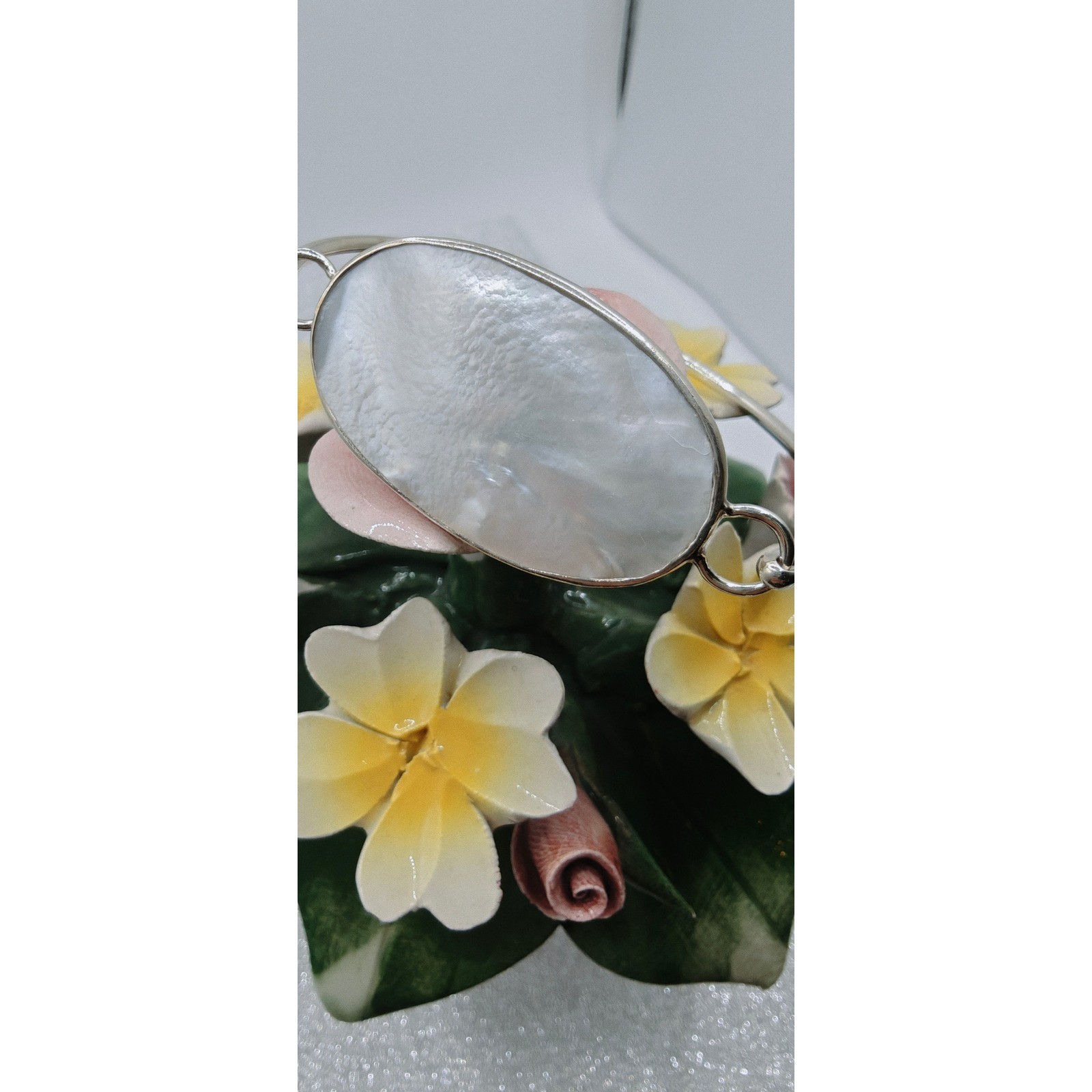 Baroni Sterling Silver Mother of Pearl Oval Bangle Bracelet 925