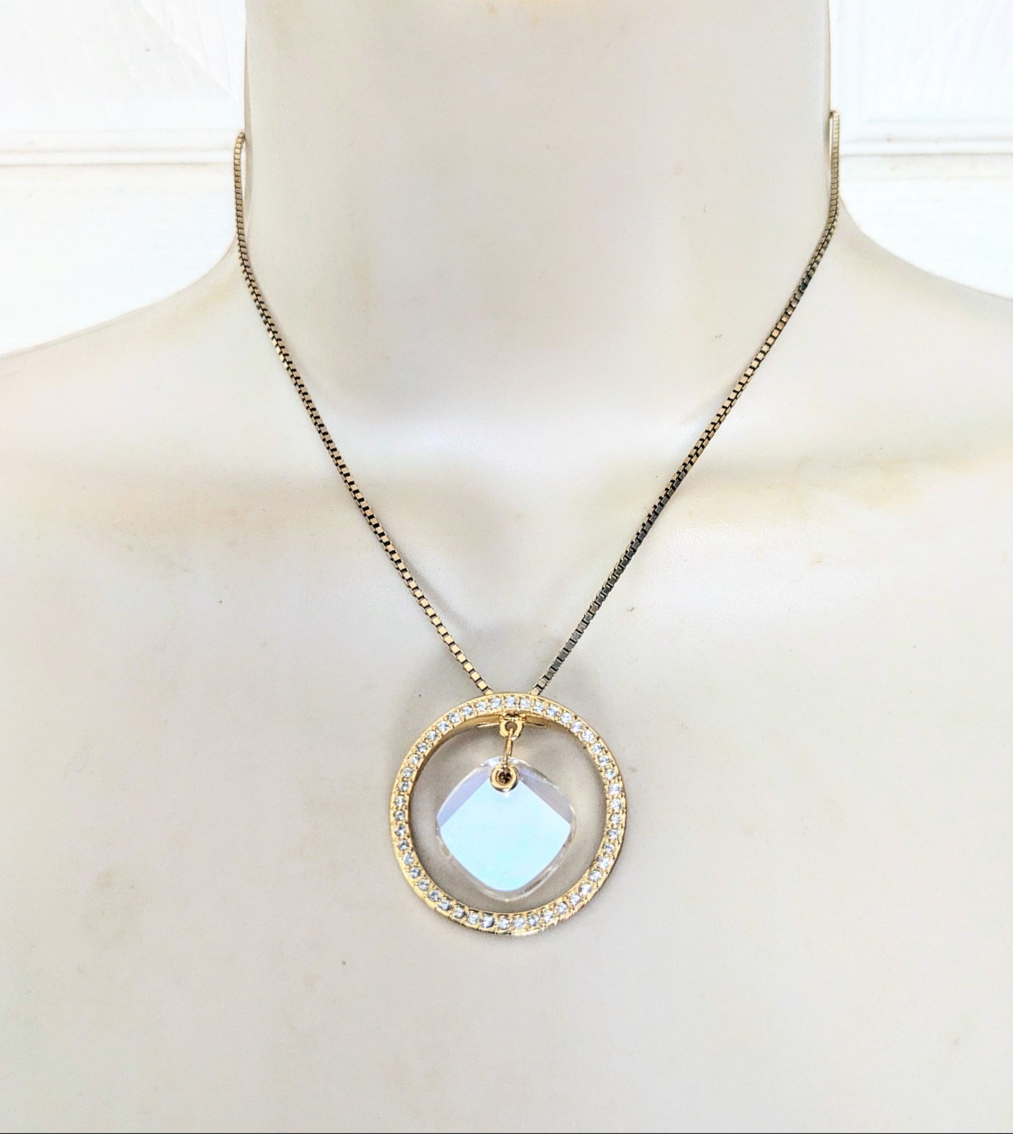 SWAROVSKI Gold Tone Etoile Halo Crystal Pendant Necklace 933623 Retired
