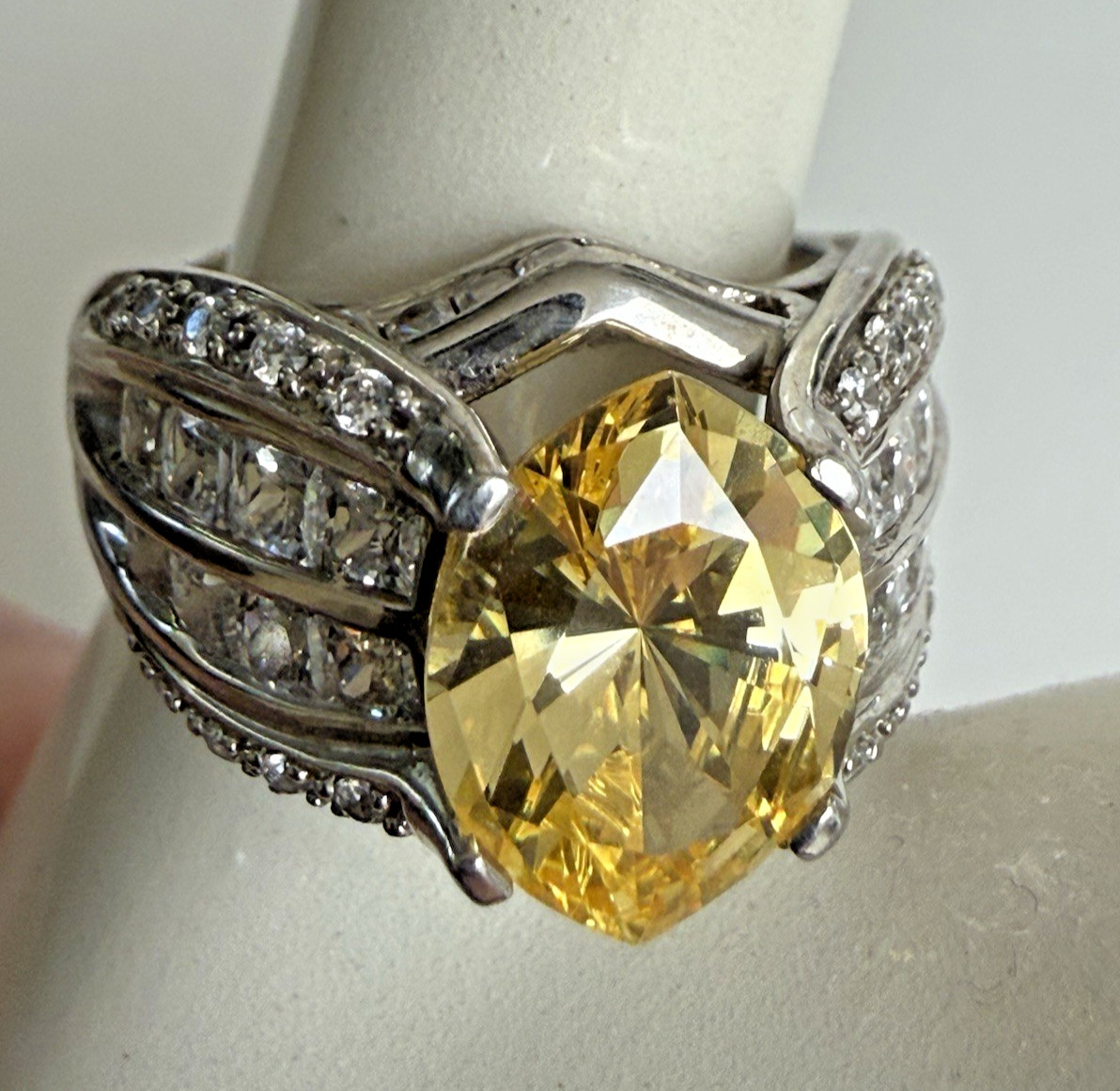 Stunning Marquise Canary Yellow Citrine & Clear CZ’s 925 Sterling Silver SZ8