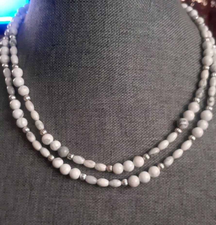 Howlite Bead Silvertone Single strand Necklace. 35 In.