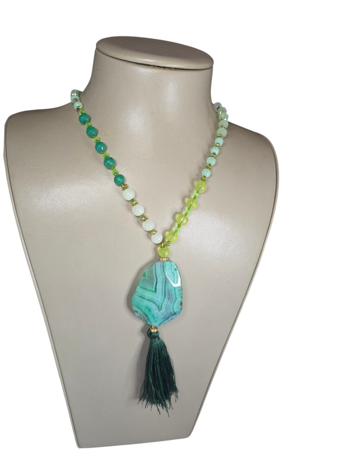 Sequin Women’s Trendy Green Stone Tassle Beaded Necklace NWT MSRP $78