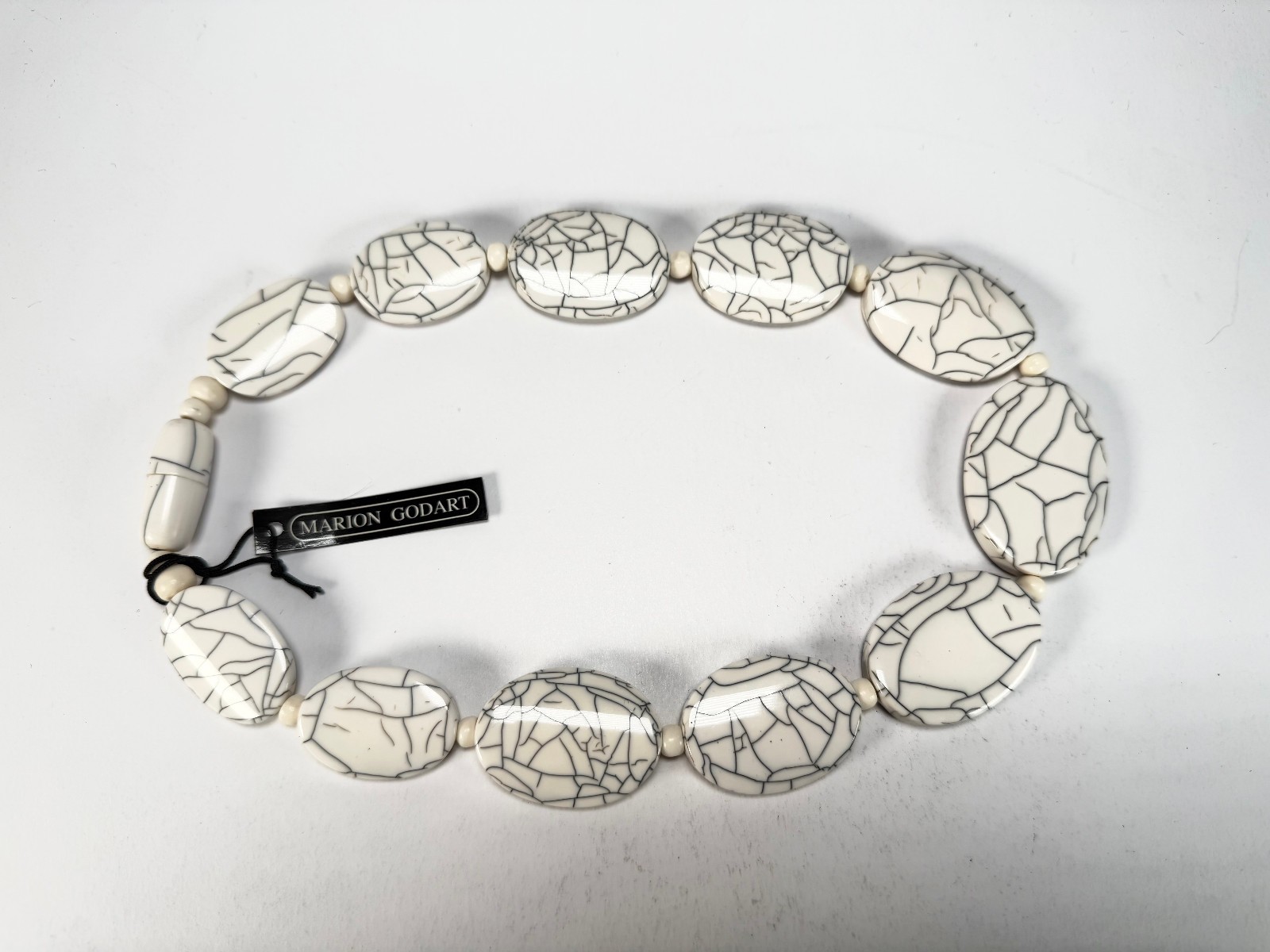 Marion Godart – Fragmental “Forme Ovale” Cream Resin Necklace