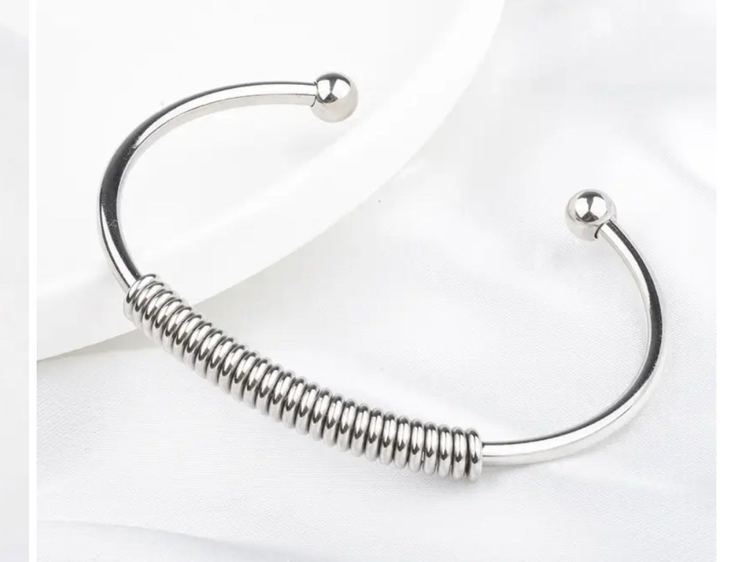 Women’s 304 Stainless Steel Cuff Bangle Bracelet with Spring Pattern Non-Tarnish