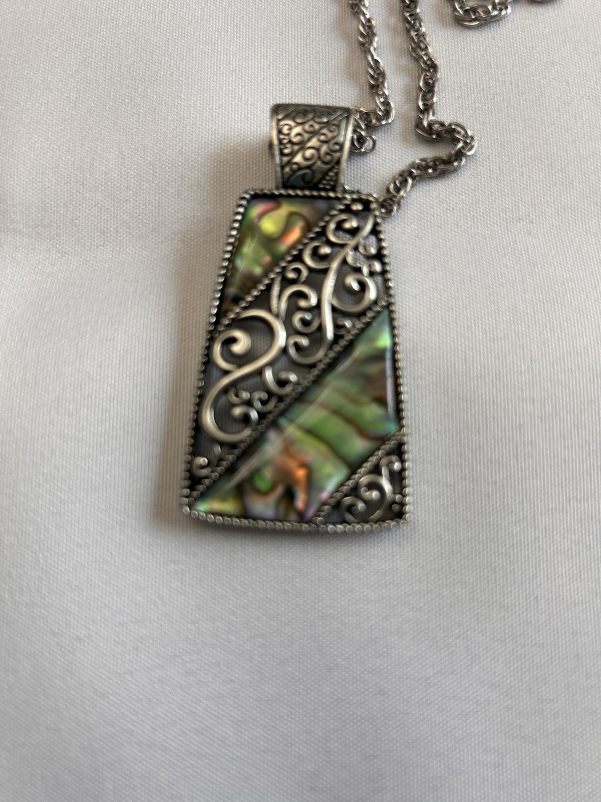 Silver Tone Chain Pendant Necklace Trapezoid Abalone Shell Inlay Green