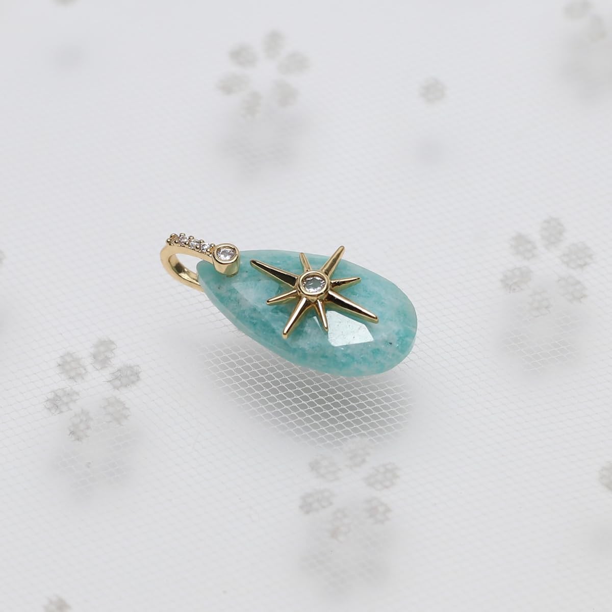 LE SKY tear drop stone pendant