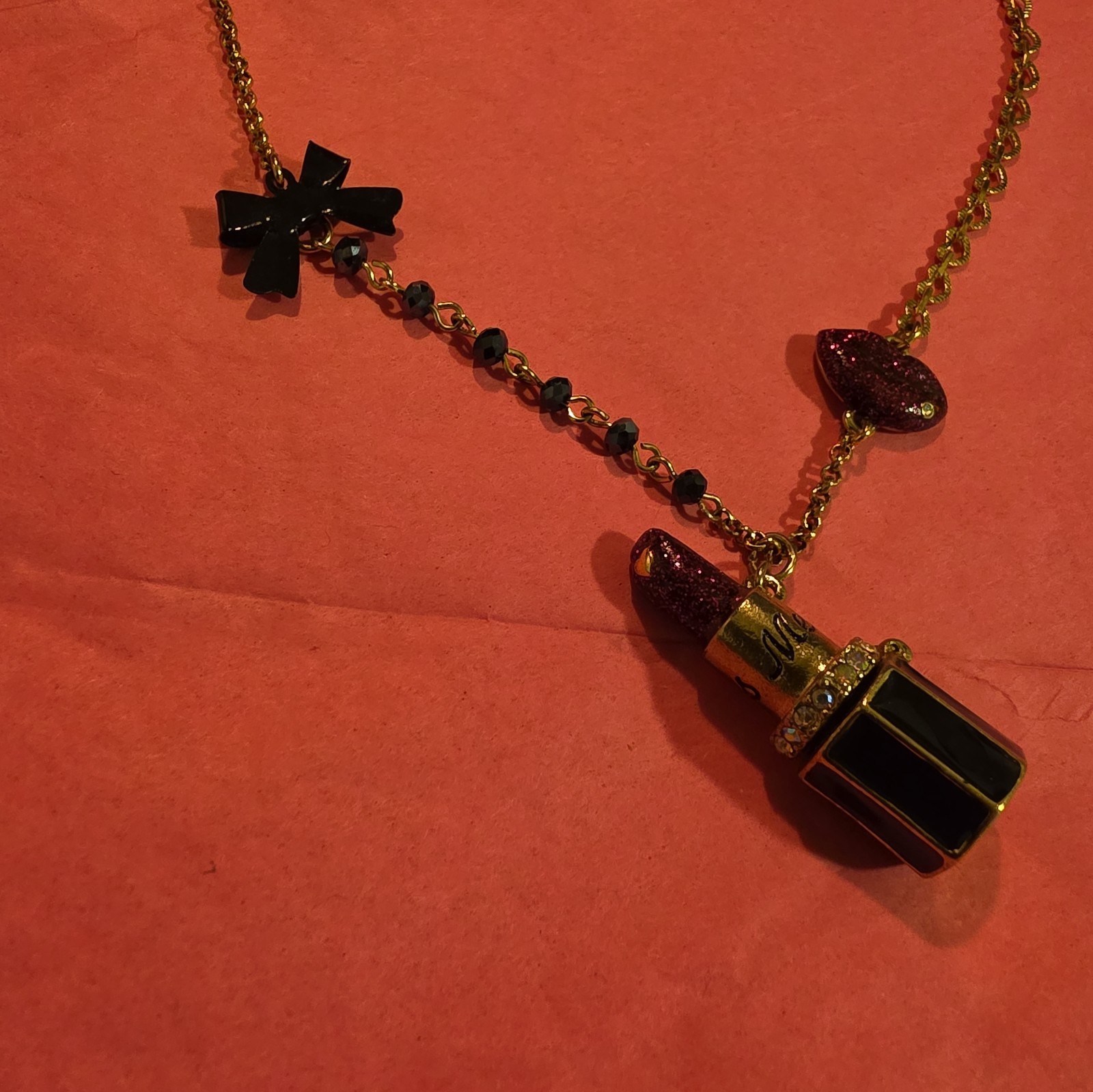 Betsey Johnson Lipstick Glitter Enamel Charm Retired Kiss Me Necklace Gold Tone