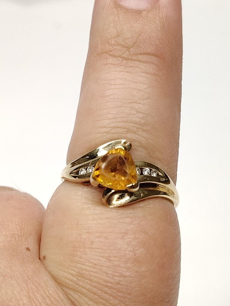 10K Yellow Gold Trillion Cut Syn Citrine & Round Brilliant Cut Diamo (SB1127155)