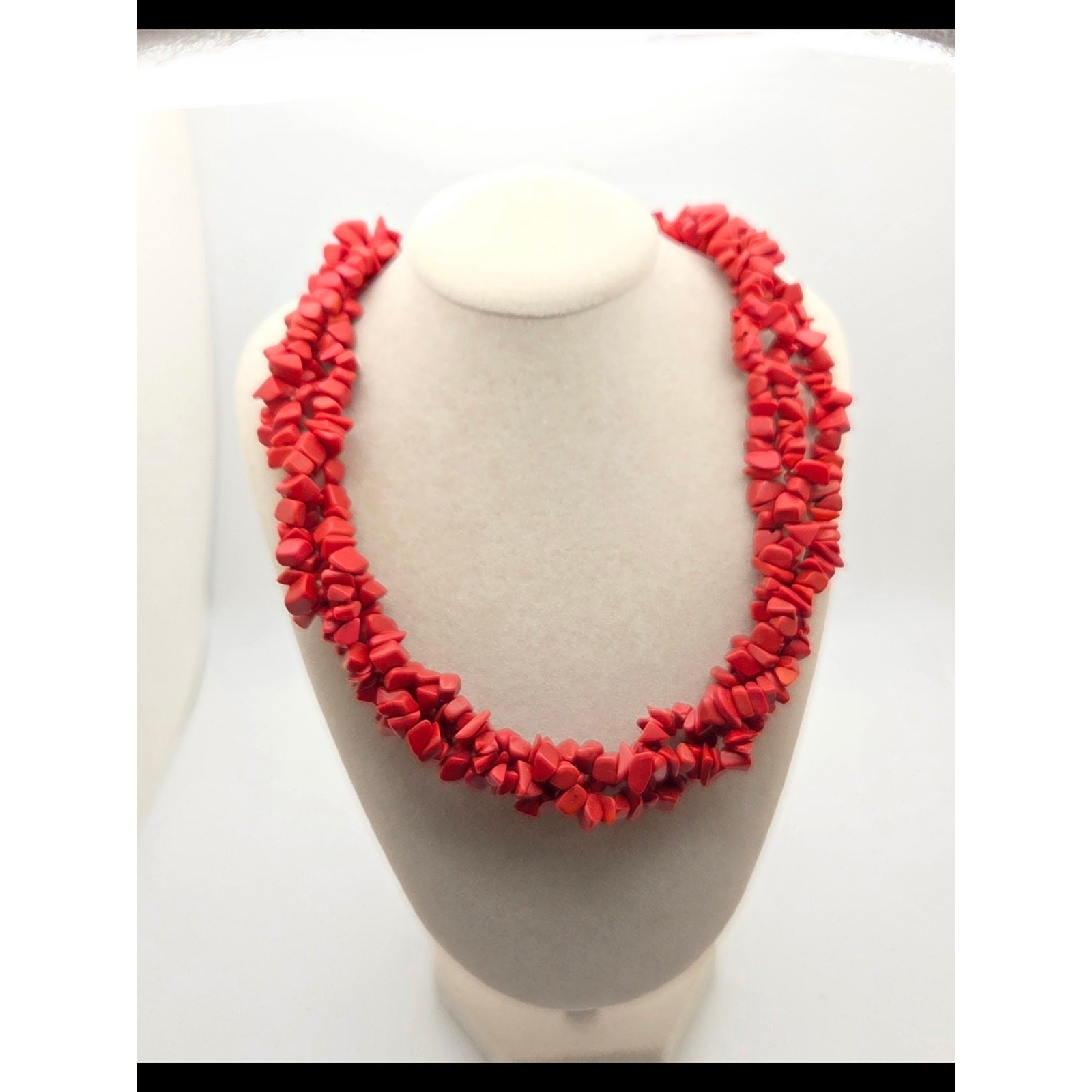 Red Natural Stone Chip Bead Twisted Necklace