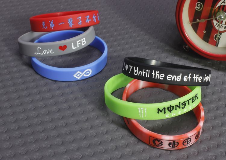 1x Motivation Anti-lost Custom Engraved Silicone Wristband Personalized Bracelet