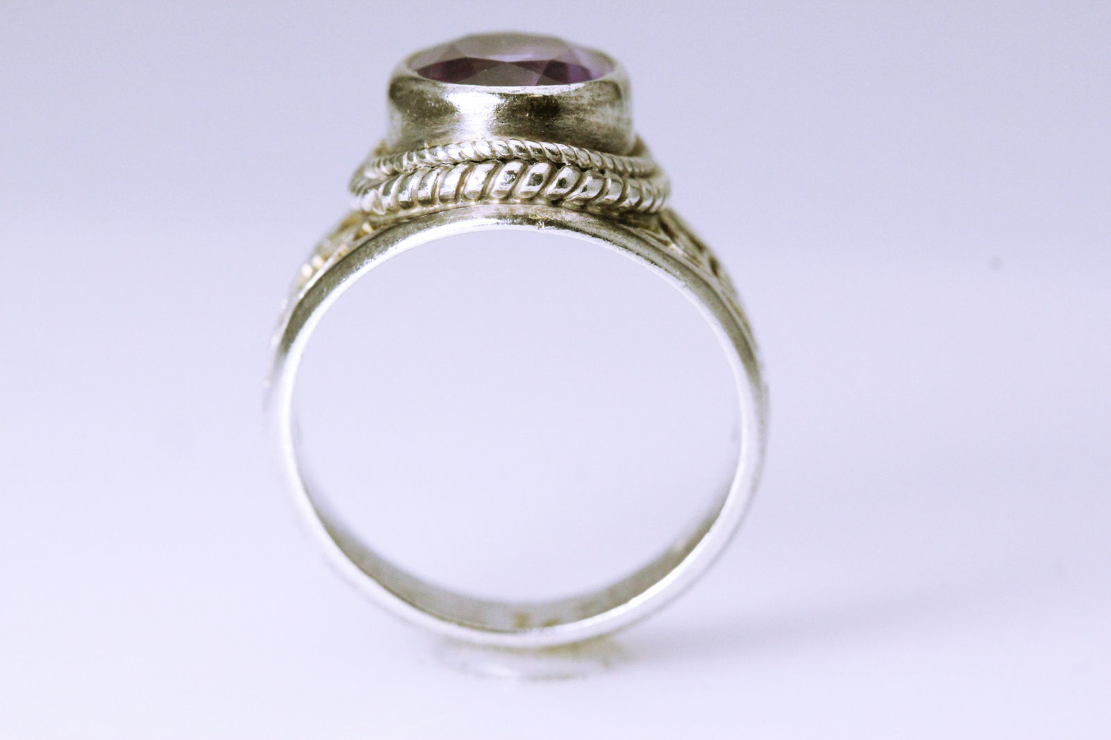 925 Sterling Silver Size 7.5 Oval Purple Stone Ring 7.3 Grams (RIN7663)