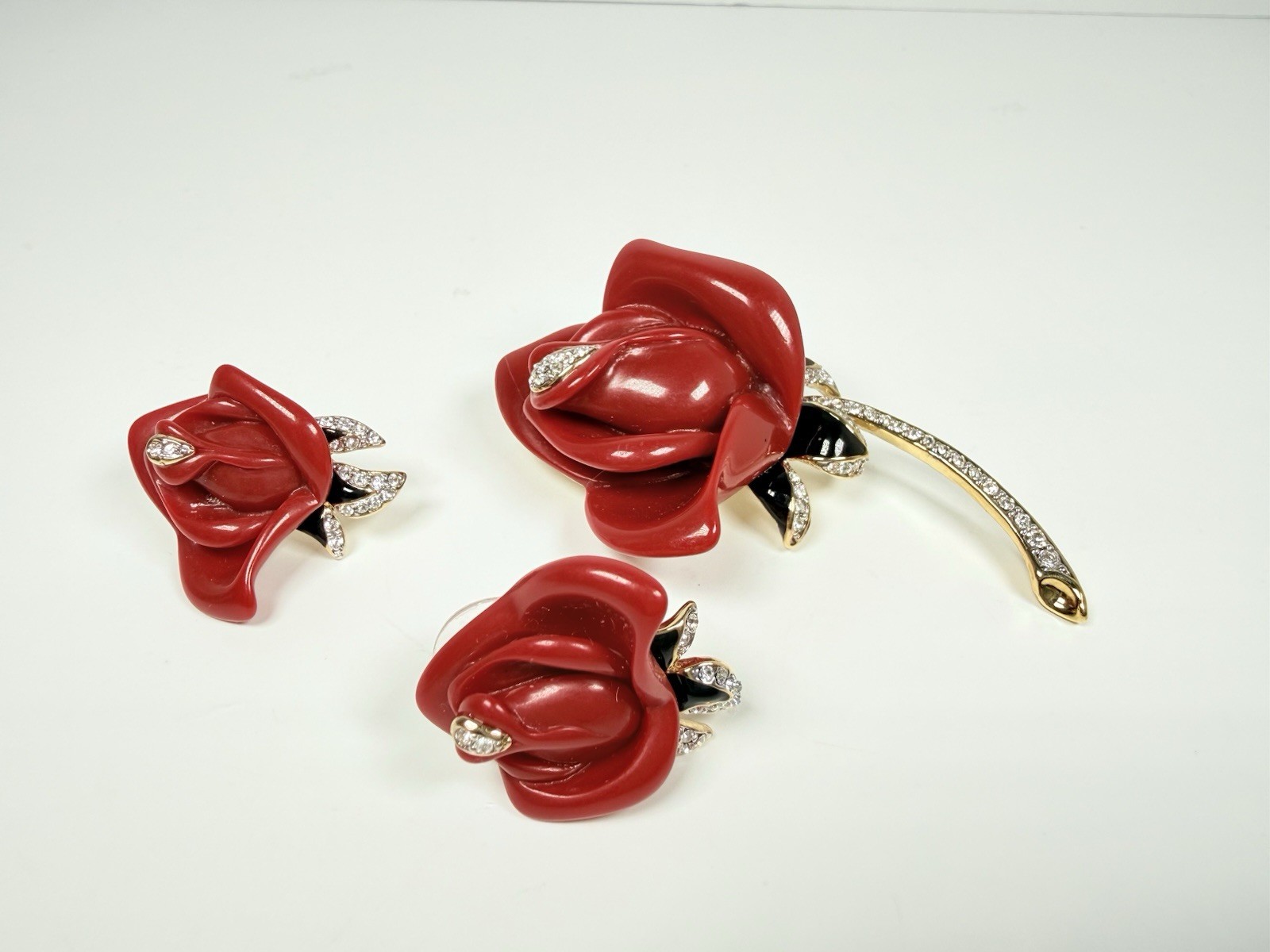 Kenneth Jay Lane KJL ICONIC Red Rose Art Deco Crystal Pin & Pierced Earrings Set
