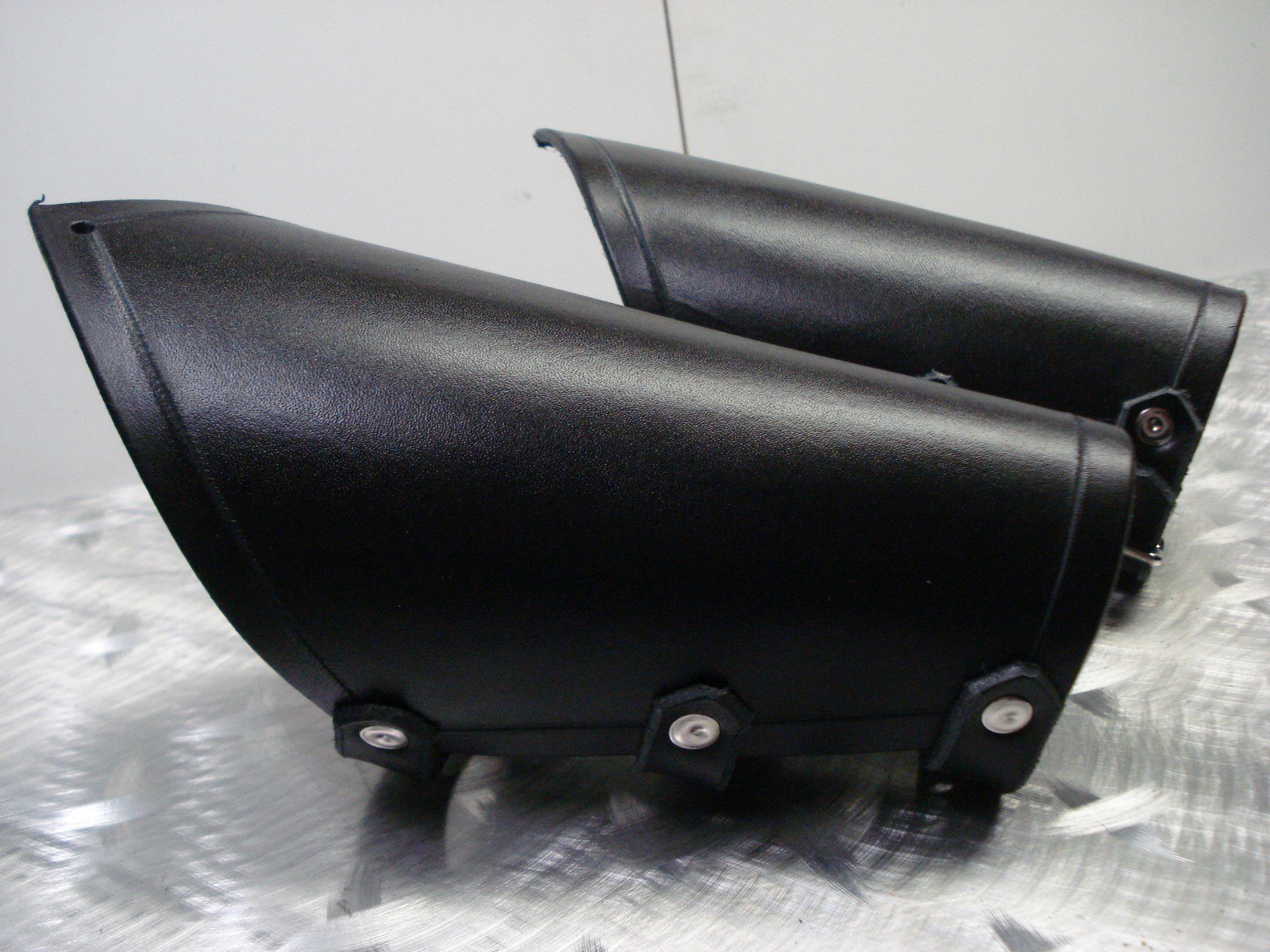 LEATHER BLACK PLAIN MEDIUM BRACER…BLACK METAL..(MDLG0017)….. ULVER
