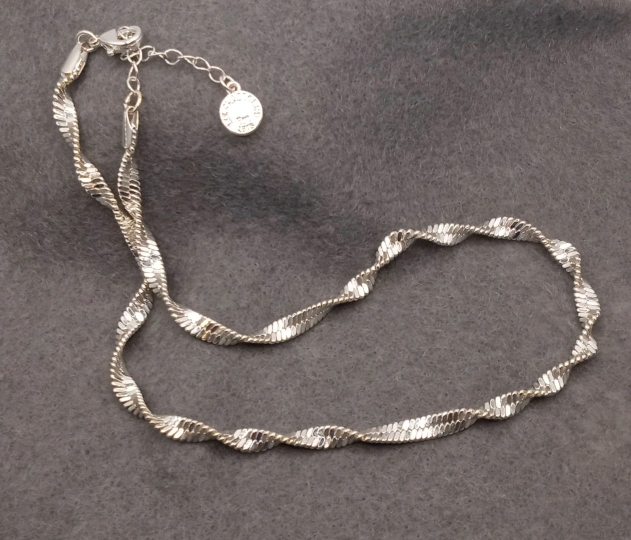 Silver Tone Twisted Herringbone Necklace Liz Claiborne Wedding 16″ Adjustable