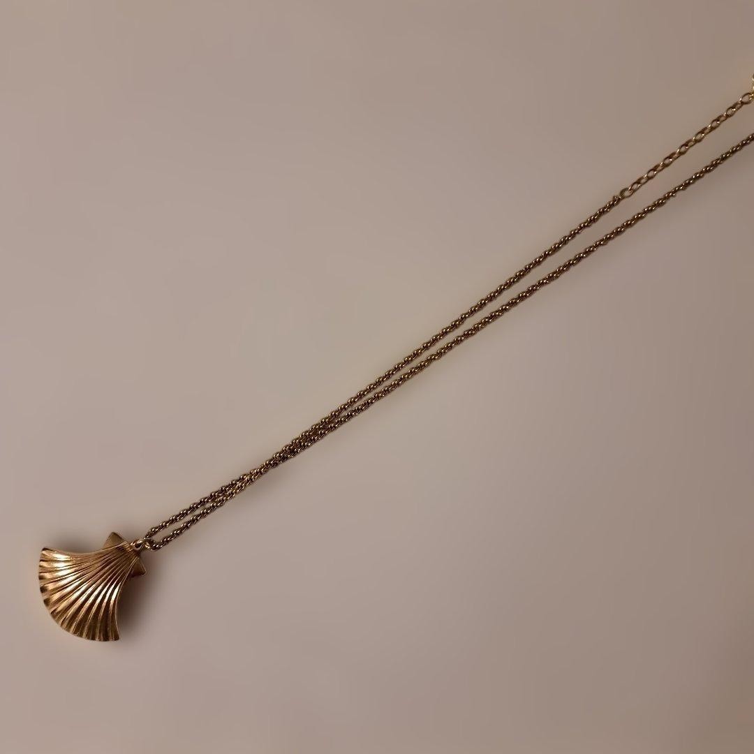 Christian Dior Shell Summer Necklace Gold-tone Lobster Clasp Length: 17.7 in.