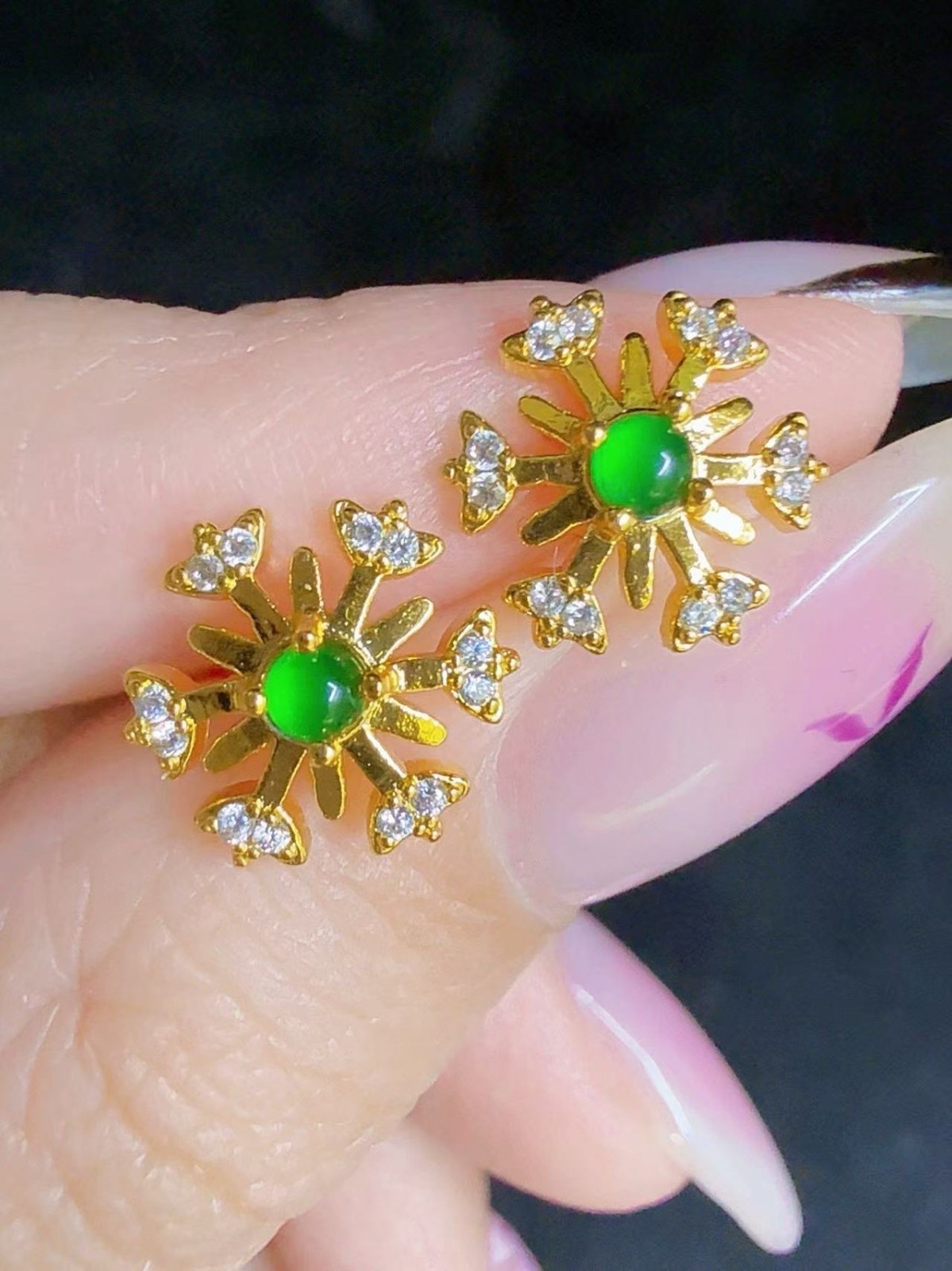 Top Natural grade A jadeite snowflake stud earring