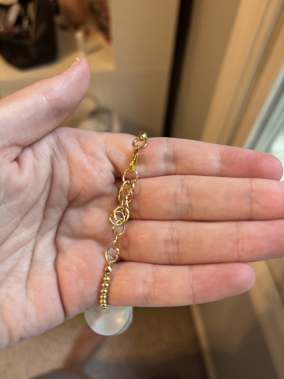 White Chunky Handmad Beaded Necklace Gold Heart Charm Pendant Adjustable Lobster