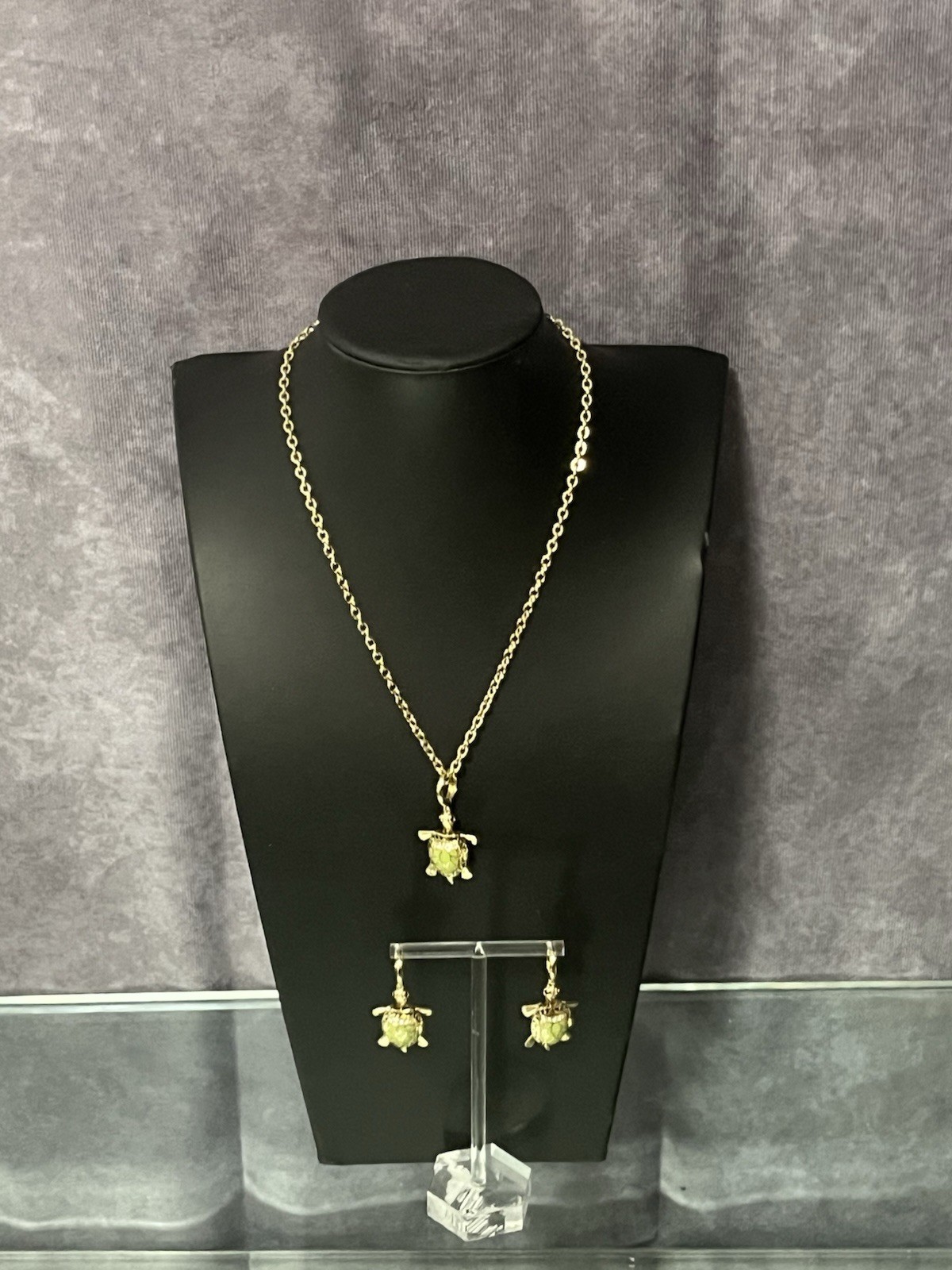 None tarnish none fade Gold Tone Turtle Necklace & Earrings Set Green