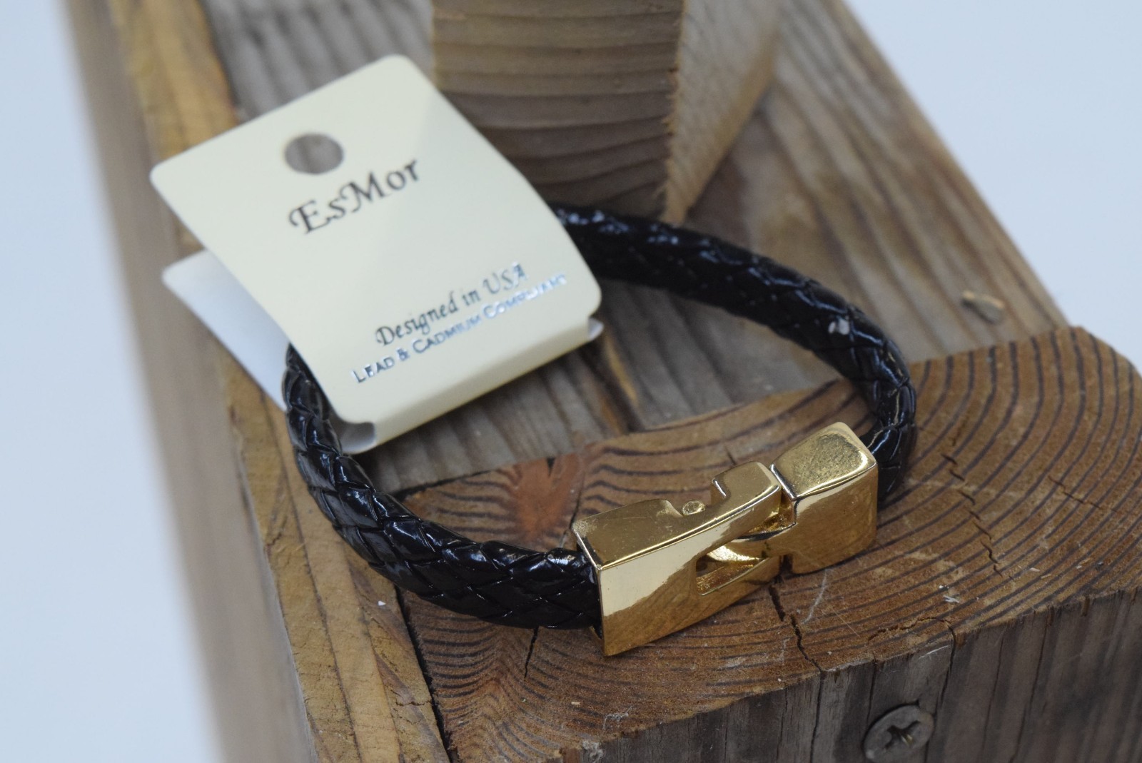 NWT WOMEN’S BLACK & GOLD BRACELET BY ESMOR. LEAD & CADMIUM COMPLIANT.