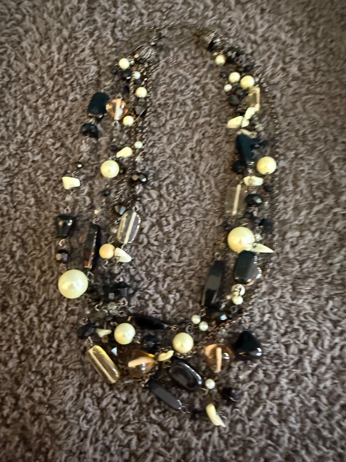 lea sophia necklace pearl, black and amber beads