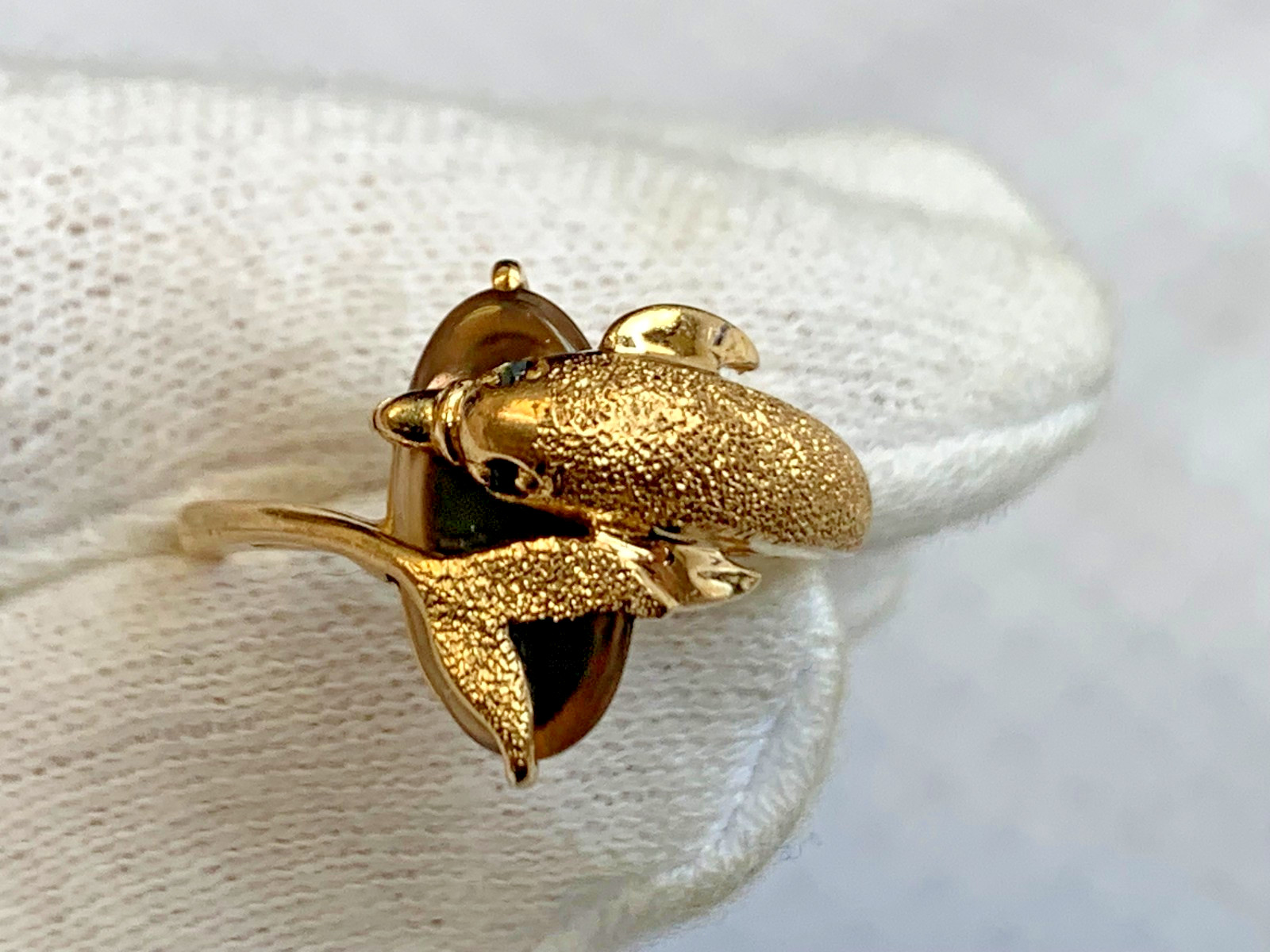 10K Yellow Gold Dolphin Ring 2.53g Fine Jewelry Size 5.25 Band Onyx Look *READ*