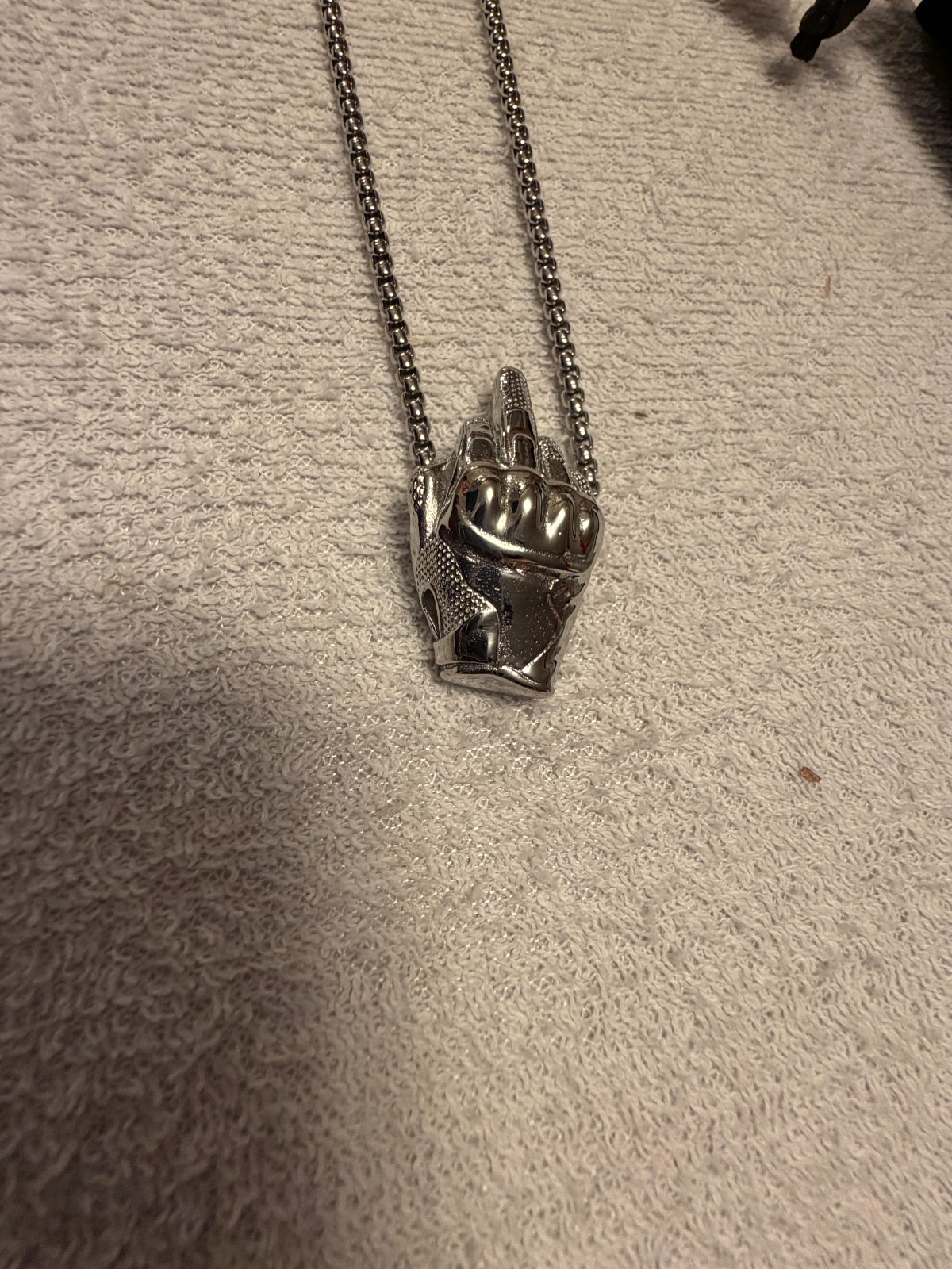 motoloot Motorcycle Necklace – Rider Finger “F U”