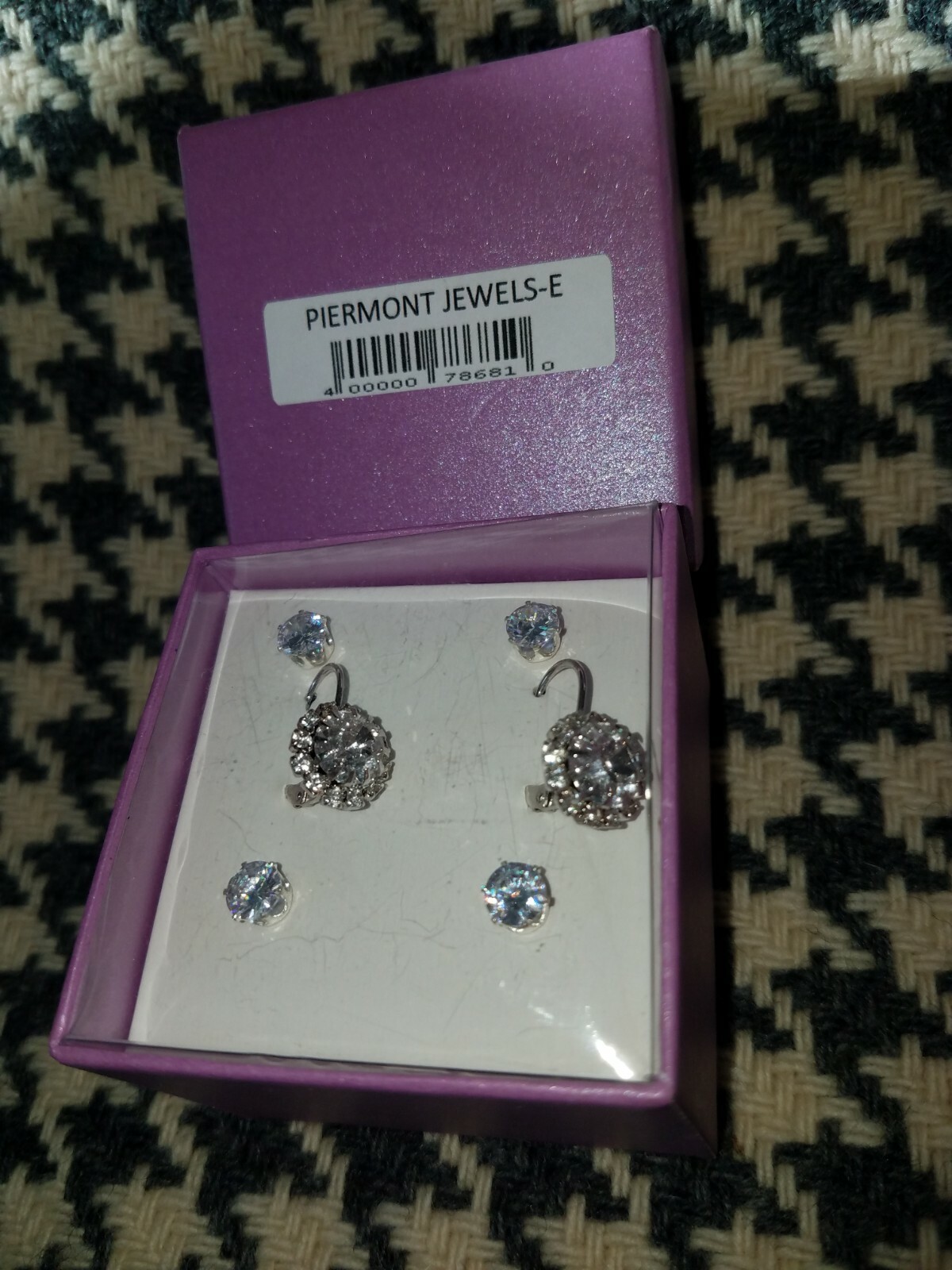 NIB PEERMONT JEWELERS set of 3 Pairs of earrings in silver color clear stone