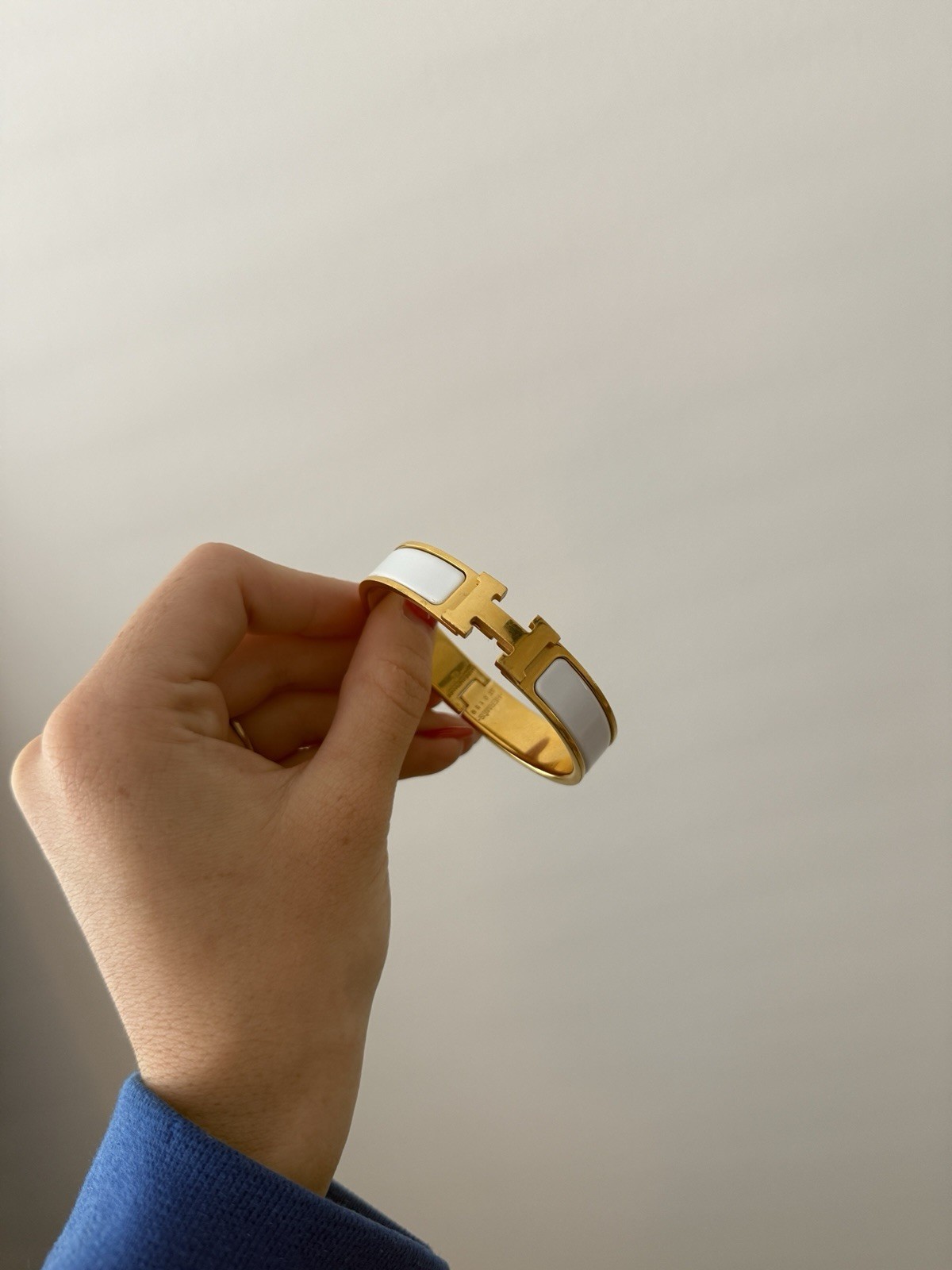 HERMÈS Clic H Bracelet White Enamel with Gold Hardware