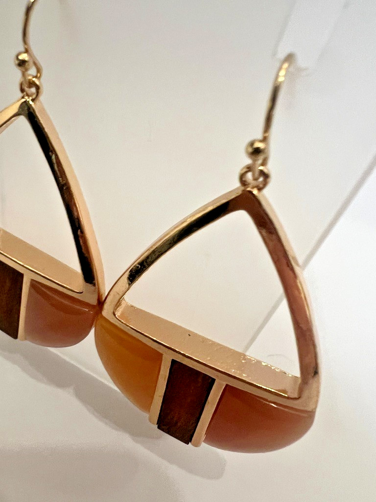 Uncas Int Gold Blush Wine Dangle Earrings Resin Wood Earth Tones Vendor Sample