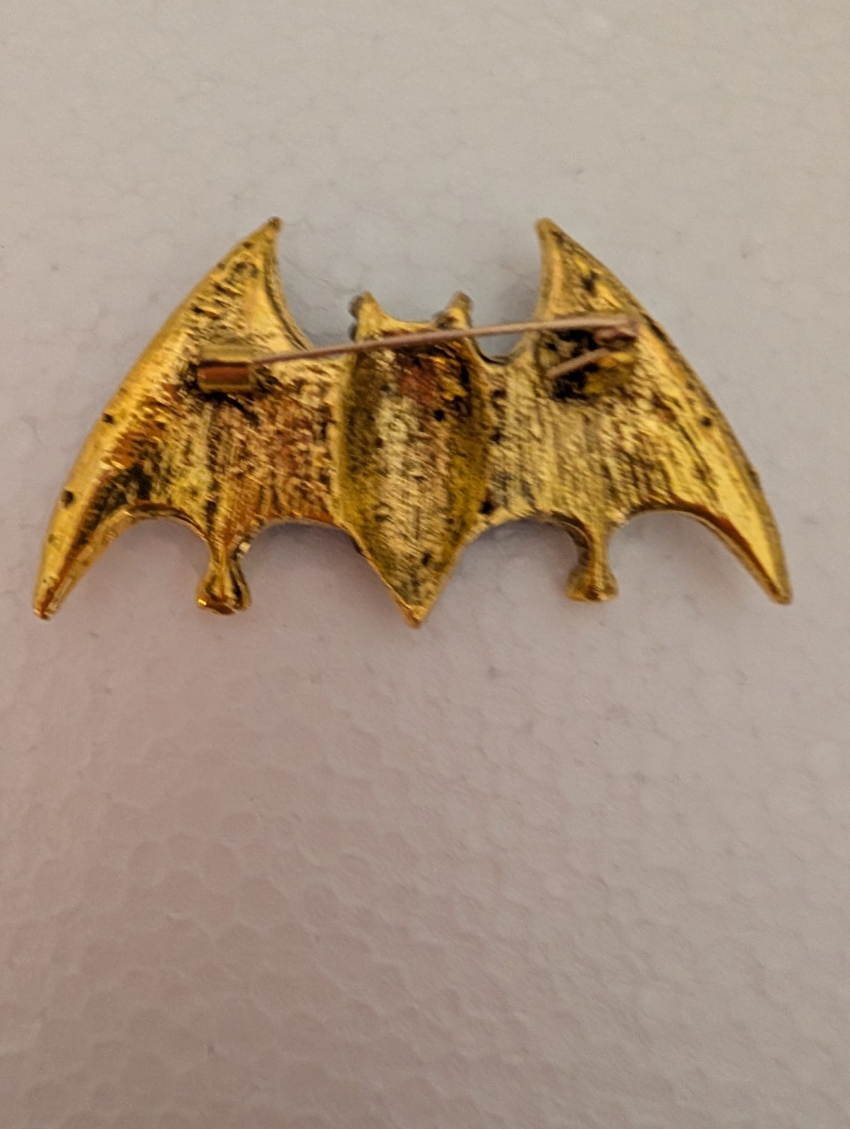 New Halloween Sparkly Rhinestone Black And White BAT Goldtone Brooch Pin