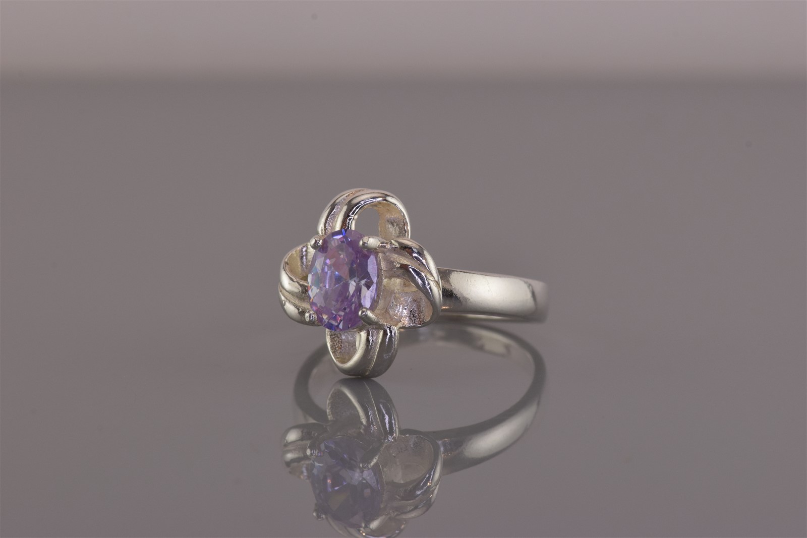 Sterling Silver Purple Oval Cubic Zirconia Swirl Ribbon Loop Band Ring 925 Sz: 8