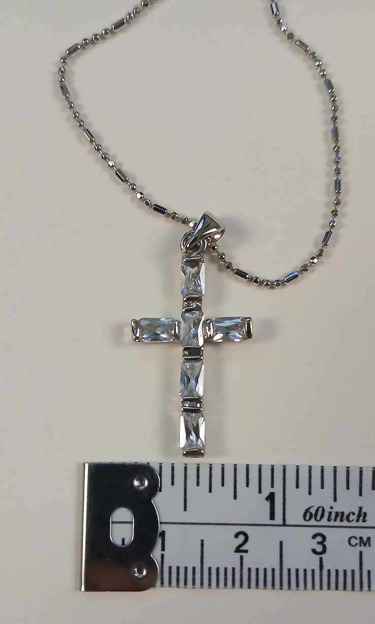 18KGP White Gold Plated Crucifix Pendant Necklace – 25mm x 15mm, 18 inch chain