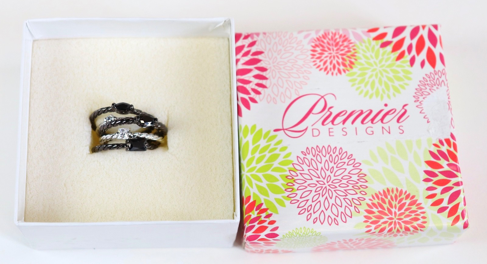 Fab Five 5 Black & Silver Stacking Rings Sz 8.25-7.75 Premier Designs Crystals