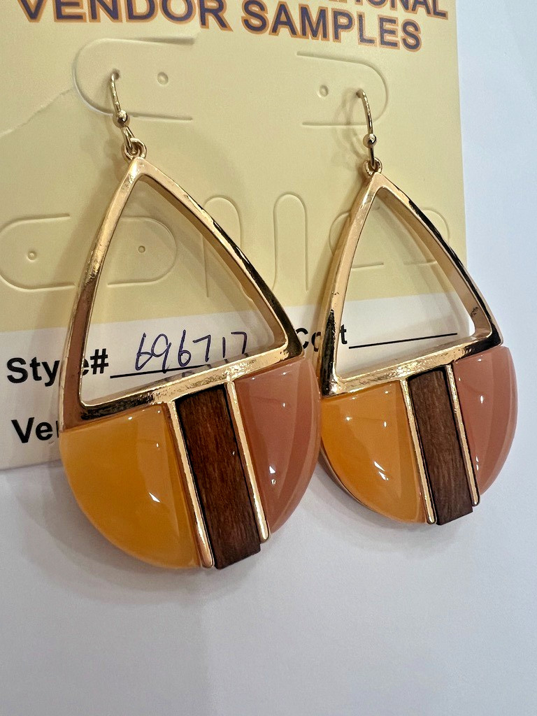 Uncas Int Gold Blush Wine Dangle Earrings Resin Wood Earth Tones Vendor Sample
