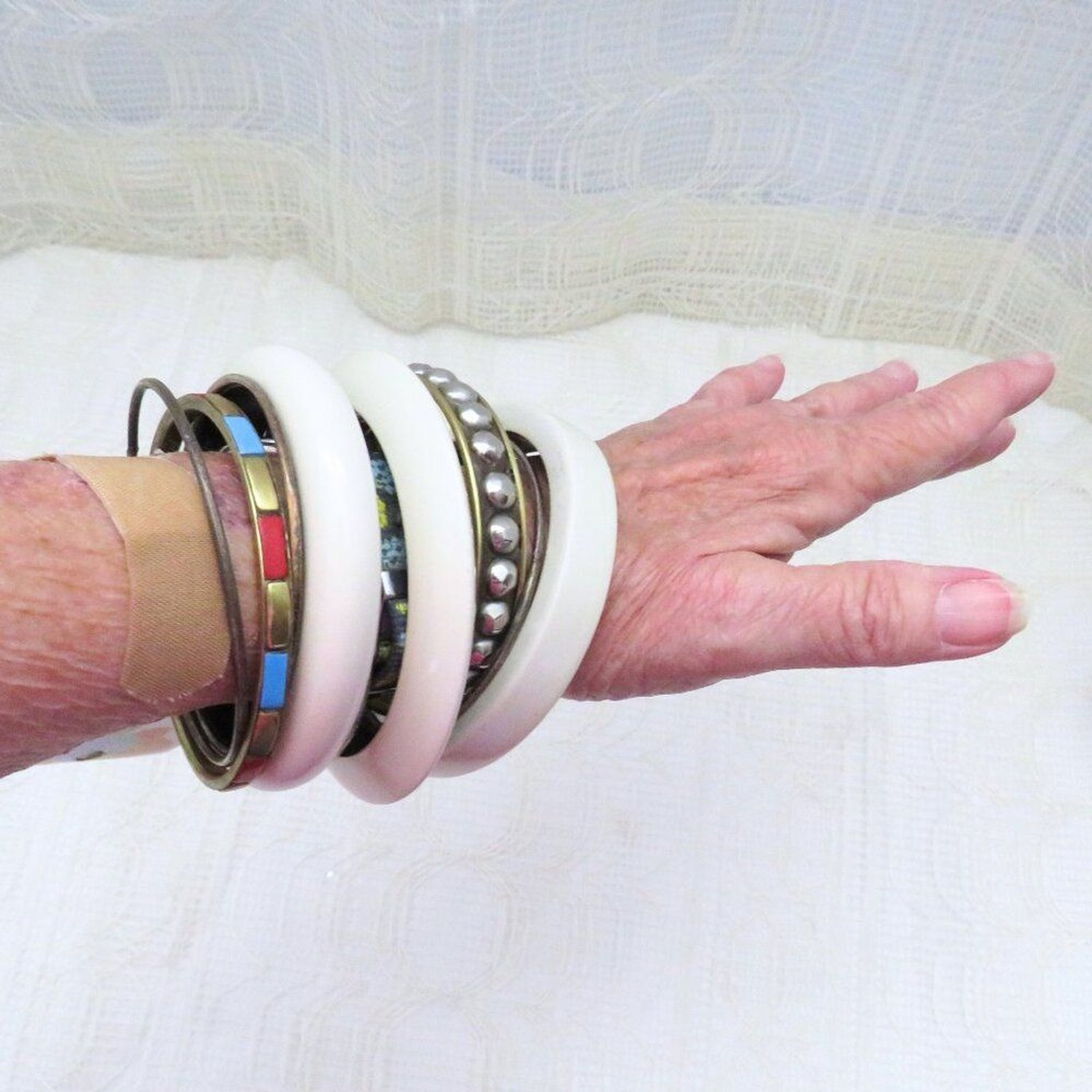 Bangle Bracelets Women Set of 11 Mixed Chunky Boho Chunky and Thin Cream Silver