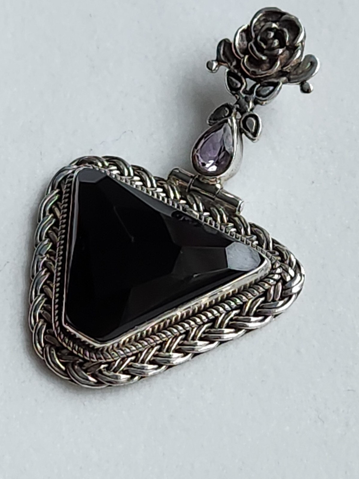 FACETED ONYX STERLING SILVER PENDANT, 17 GRAMS
