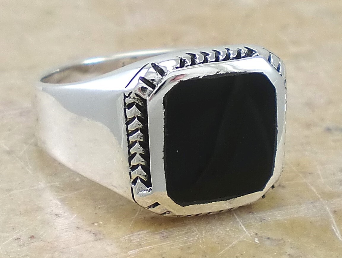 MENS HIGH POLISH 925 STERLING SILVER ONYX RING size 9 style# r2972