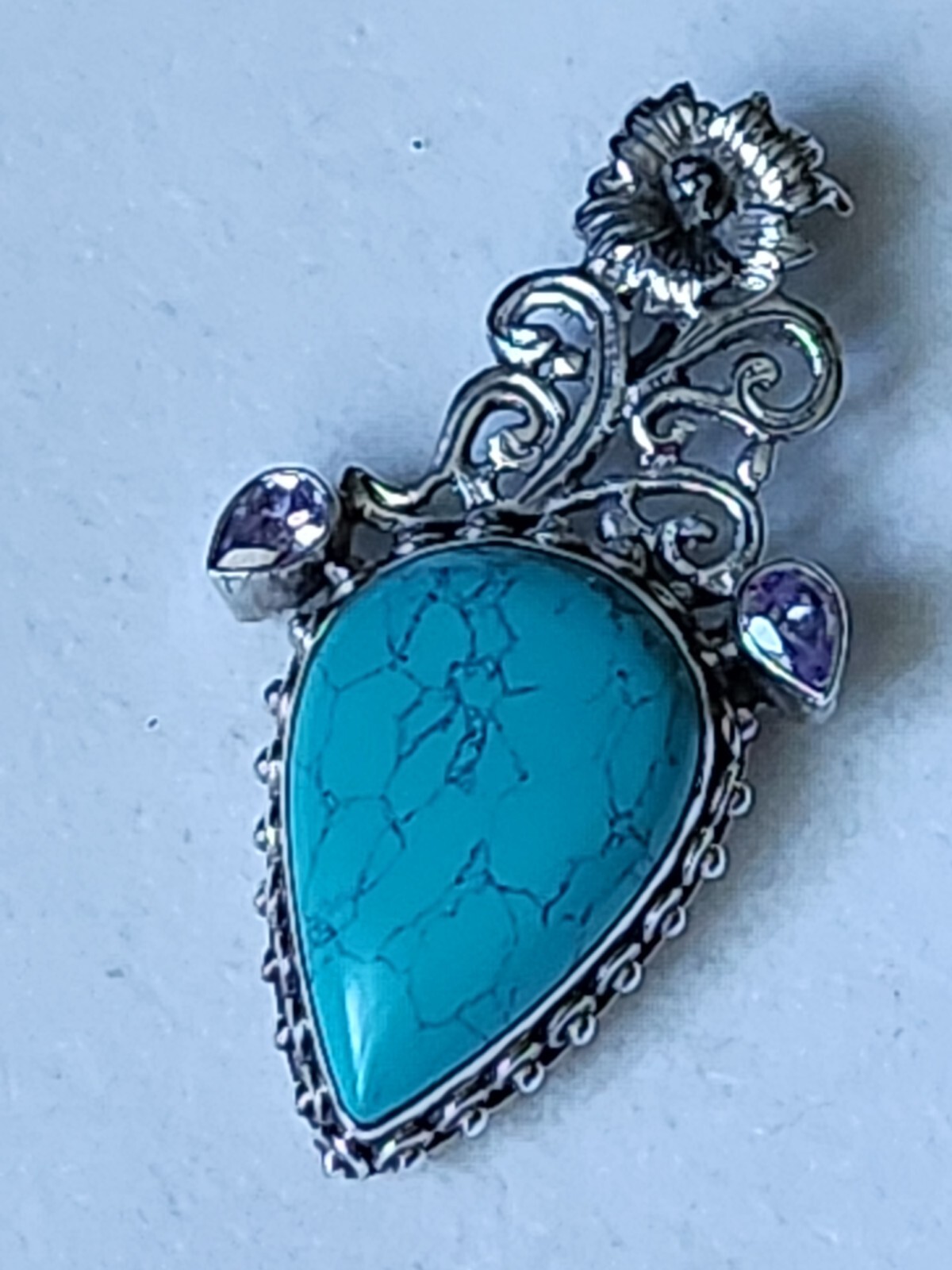 STERLING SILVER TURQUOISE PENDANT, 17 GRAMS