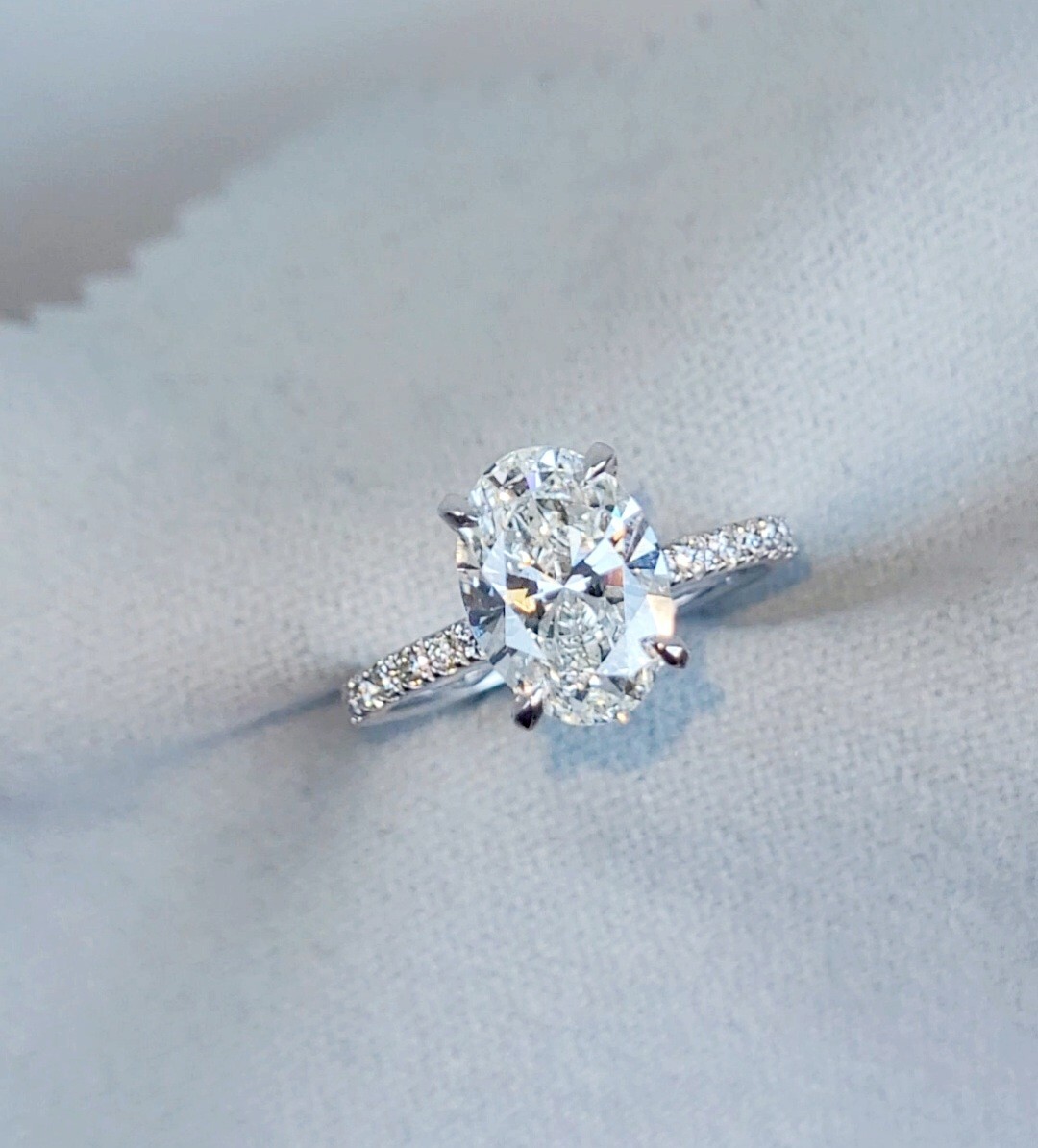 2.50 Carat Total Weight OVAL Genuine Lab Grown Diamond Ring in Gold CERTIFIED