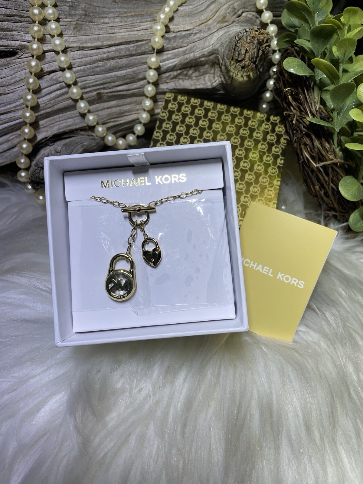 ⚜️MICHAEL KORS®Gorgeous Crystal Lock Round Logo Double Charms⚜️