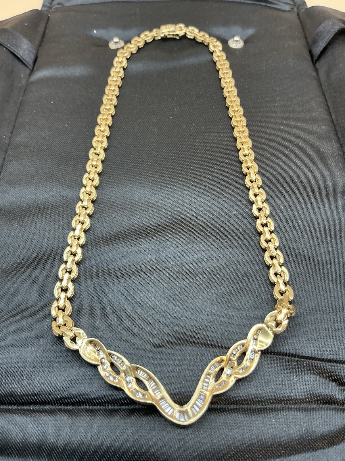 14k Gold Tone Curb Chain Necklace, Round & Baguette Diamonds In Ribbon Style