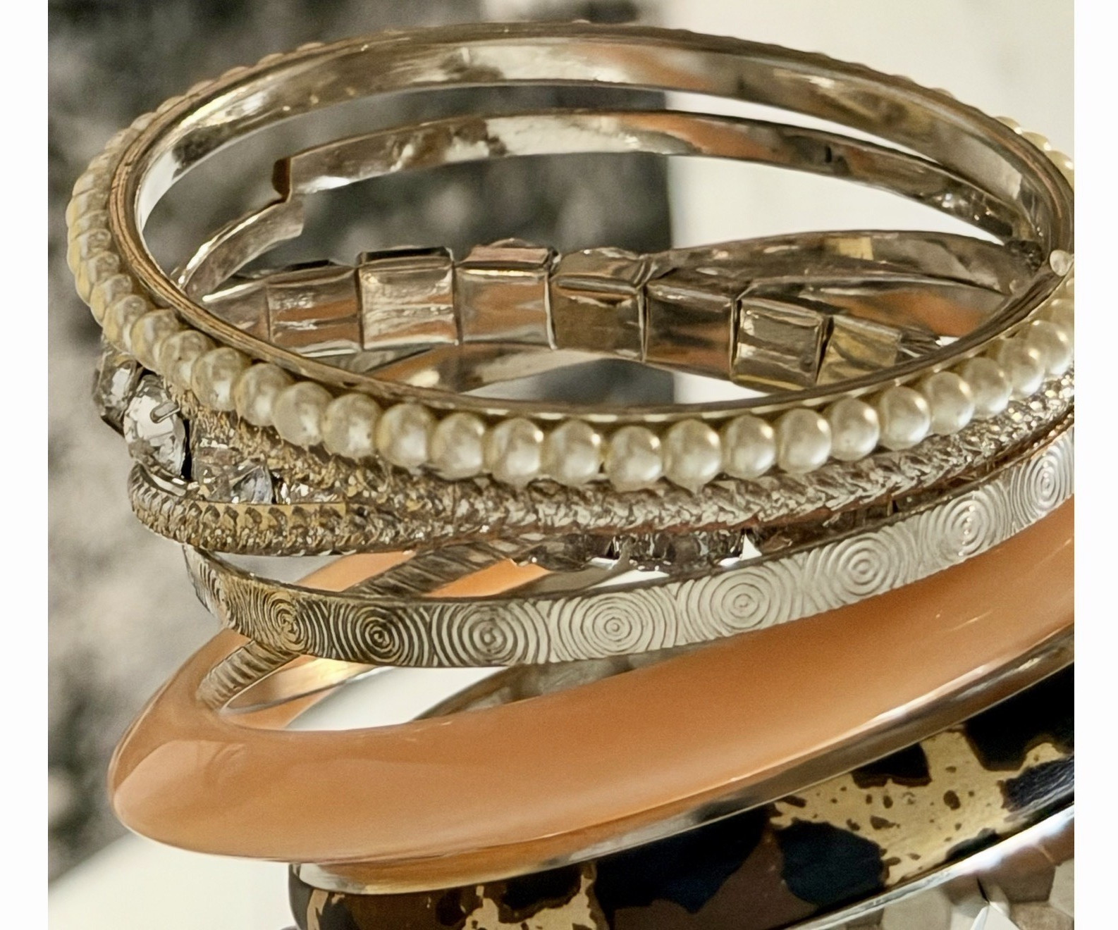 Silver Tone Stackable Beaded Bangle Bracelet Set Peach Black No Clasp