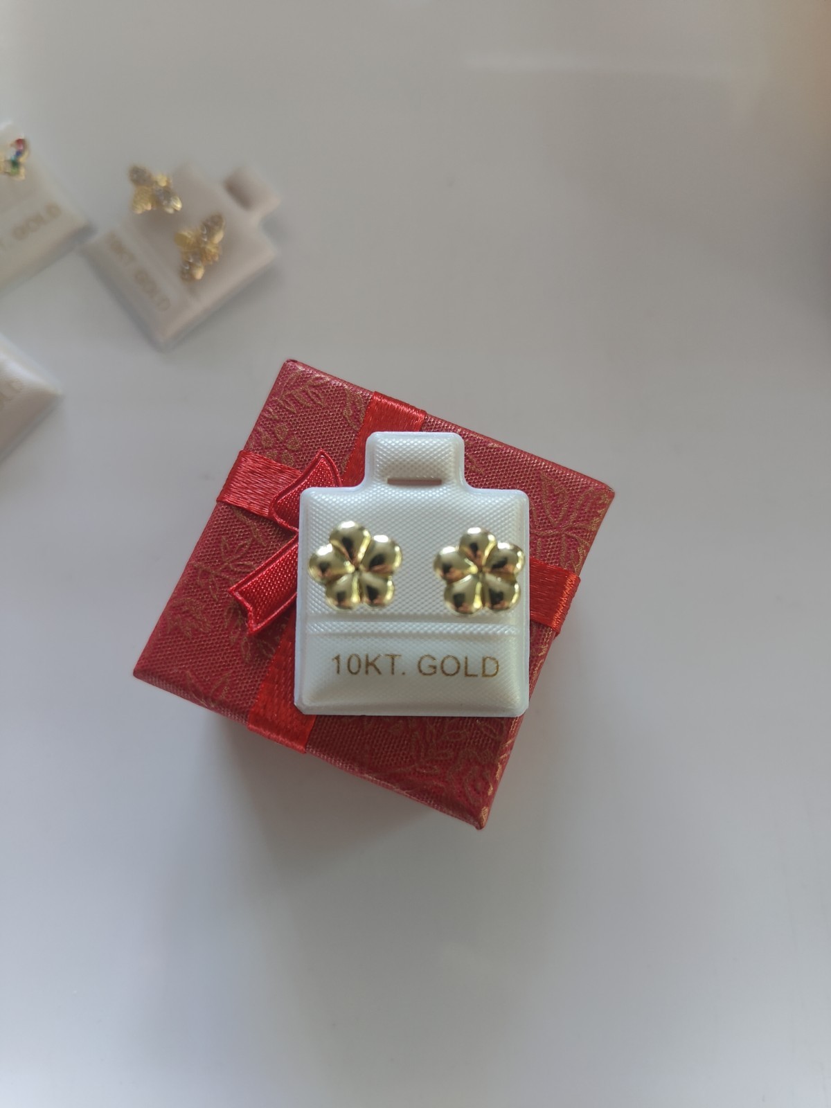 10k gold heart screw back stud,4pack earrings/arete corazon de oro 10K de rosca.