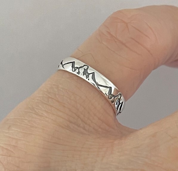 Solid Metal Women’s Mountain Adjustable Toe Ring 14k White Gold Plated Silver