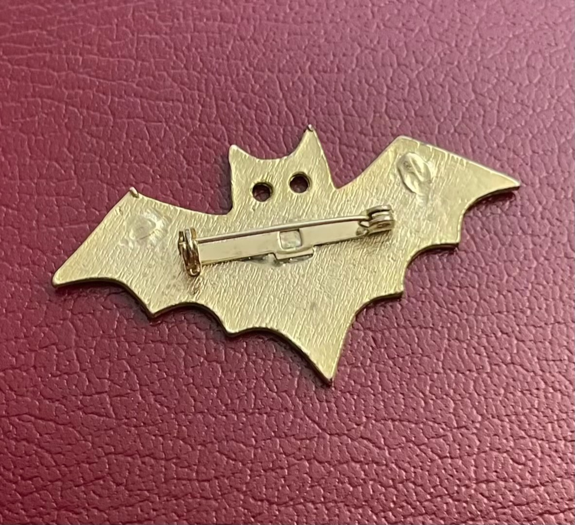 Halloween Costume Jewelry Spooky Bat Brooch Pin Black Enamel Gold Tone Metal