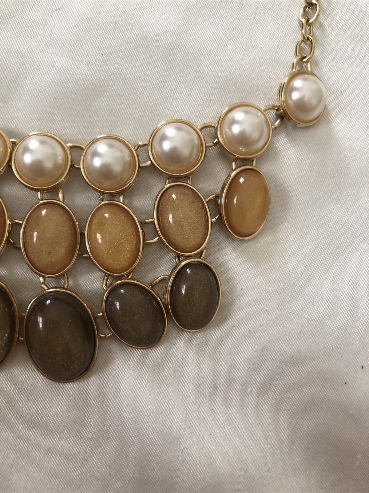 NY Statement Bib Necklace Gold Pearl Beige Brown Tan