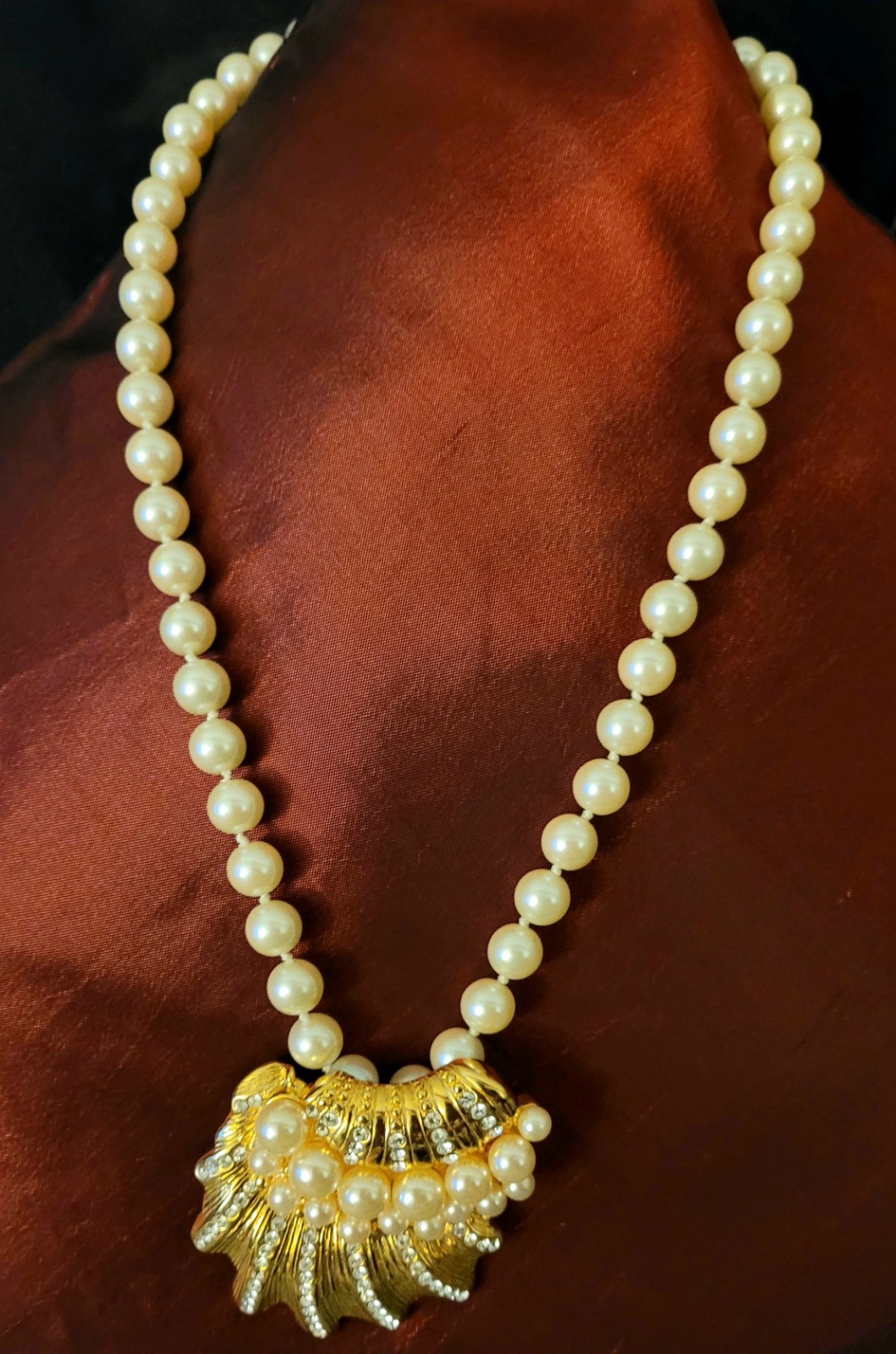 Berebi Signed Limited Edition Faux Pearl Beaded Necklace Gold Tone Pendant