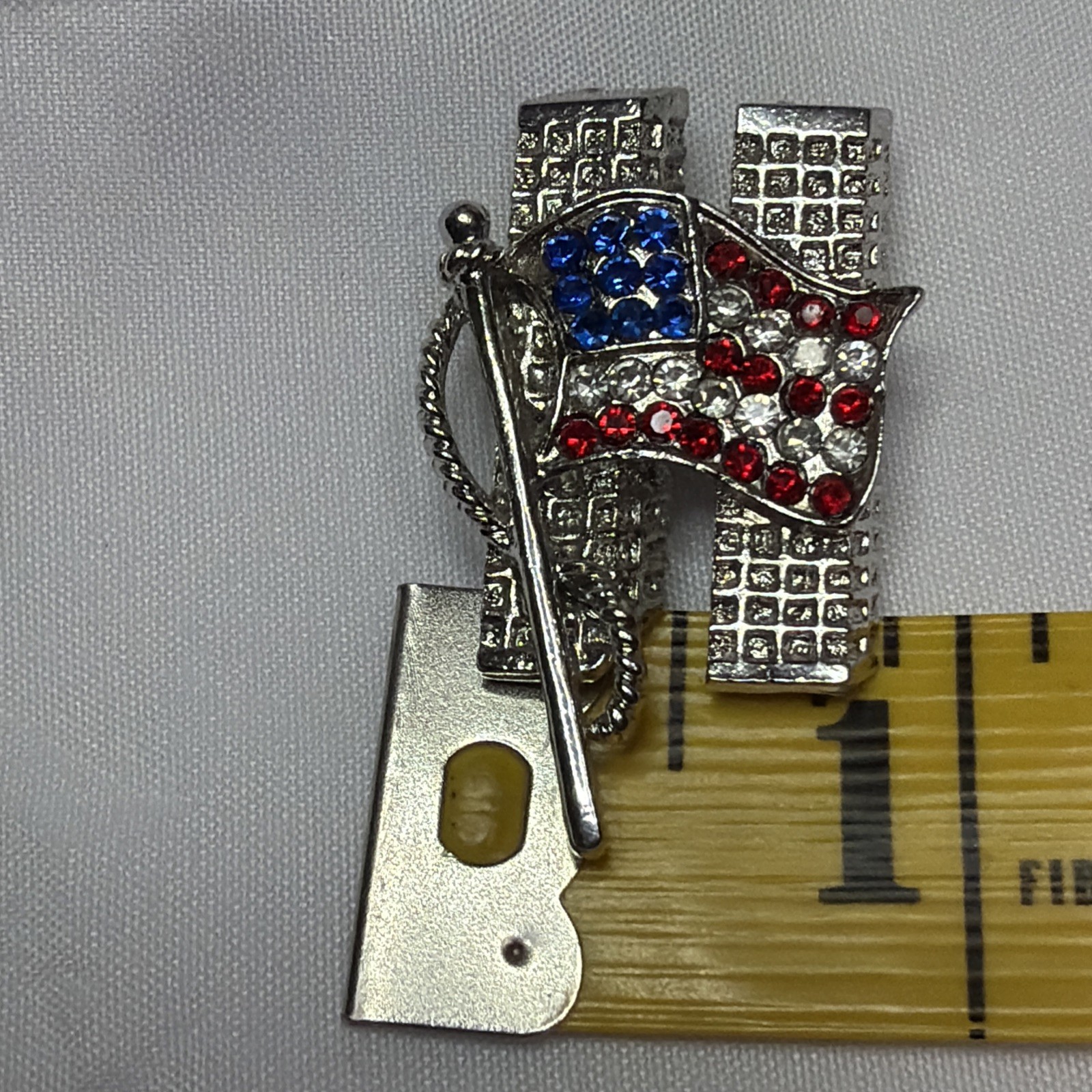9/11 Commemorative Twin Towers USA American Flag Pin Brooch Patriotic July 4th
