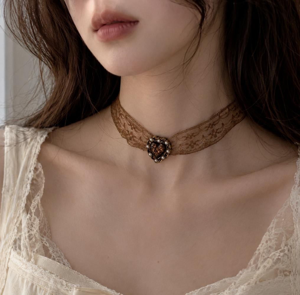 Vintage Lace Heart Choker Necklace for Women | Romantic Gothic Aesthetic Neck